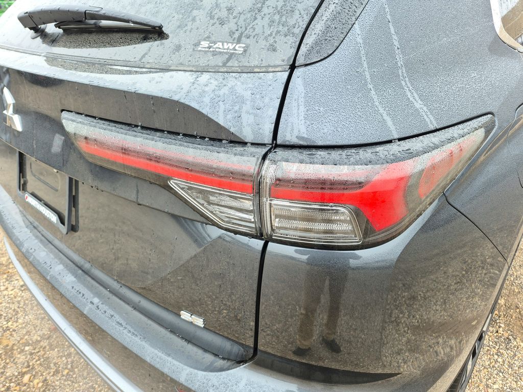 2026 Mitsubishi Outlander SE - 10