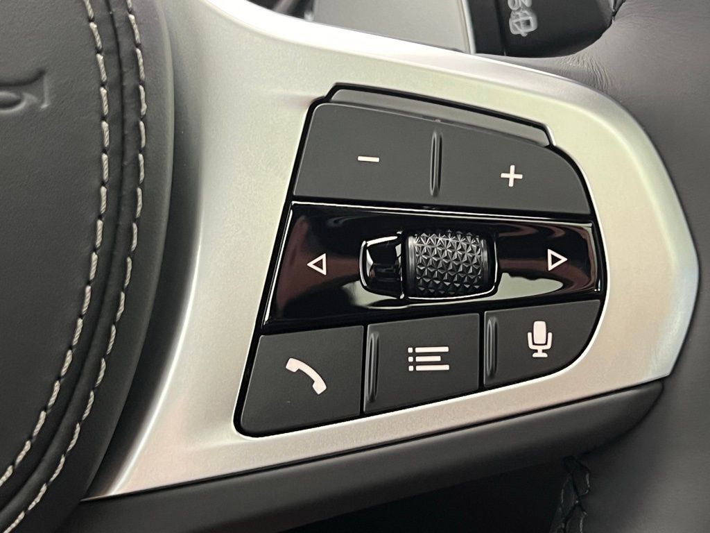 Thumbnail: 2026 BMW X7 - 19