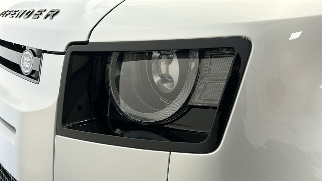 2024 Land Rover Defender 110 9