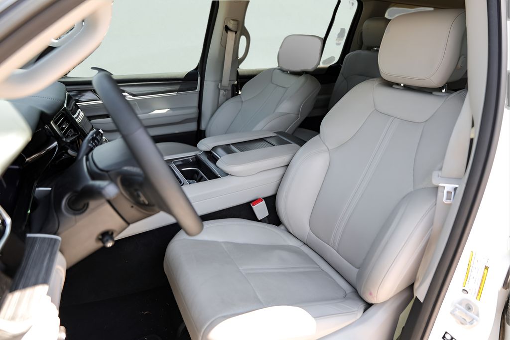 Used Car 2023 Jeep Wagoneer L  Series Iii For Sale Under $60,000 In Austin, Texas