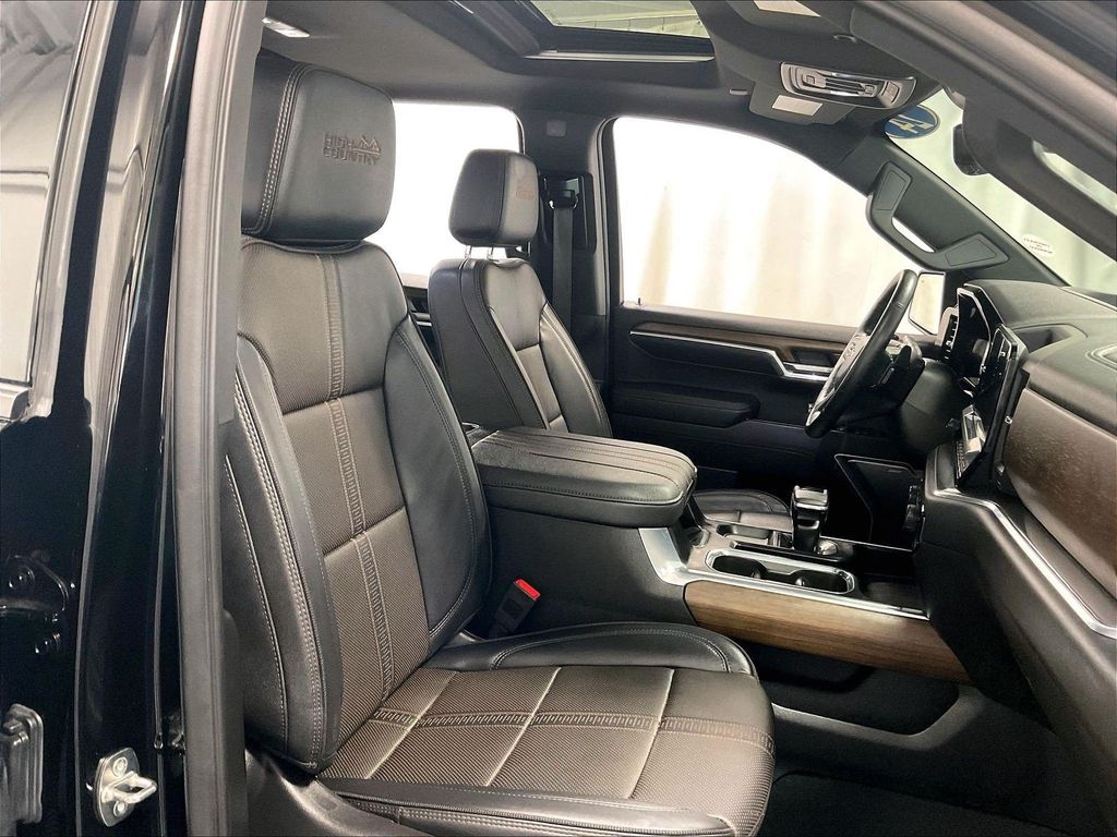 2024 Chevrolet Silverado 1500 — photo 11