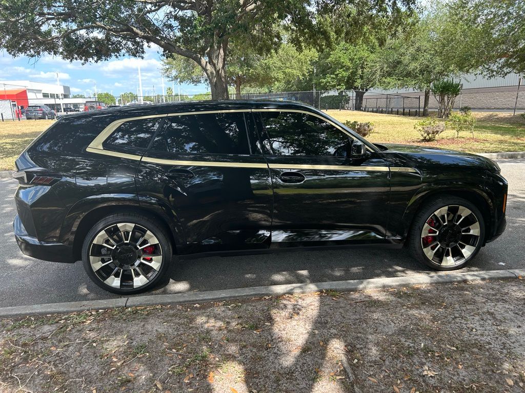 2023 BMW XM  6