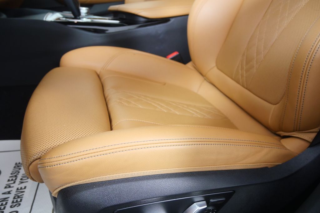 Thumbnail: 2023 BMW 5 Series - 8