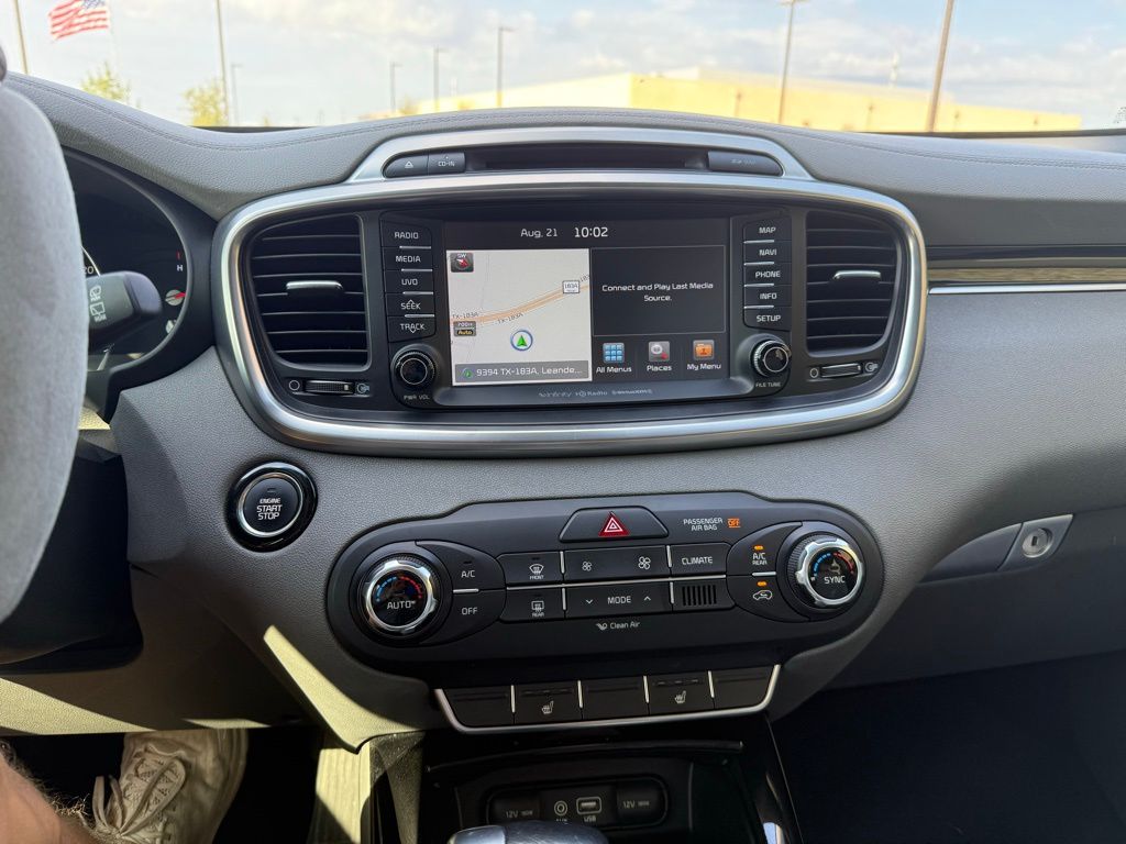 Thumbnail: 2018 Kia Sorento - 9