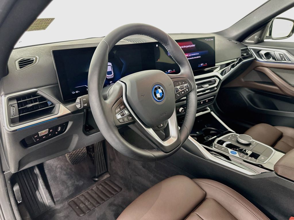 Thumbnail: 2023 BMW i4 - 9