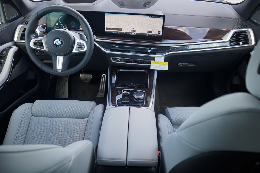 Thumbnail: 2026 BMW X5 - 14