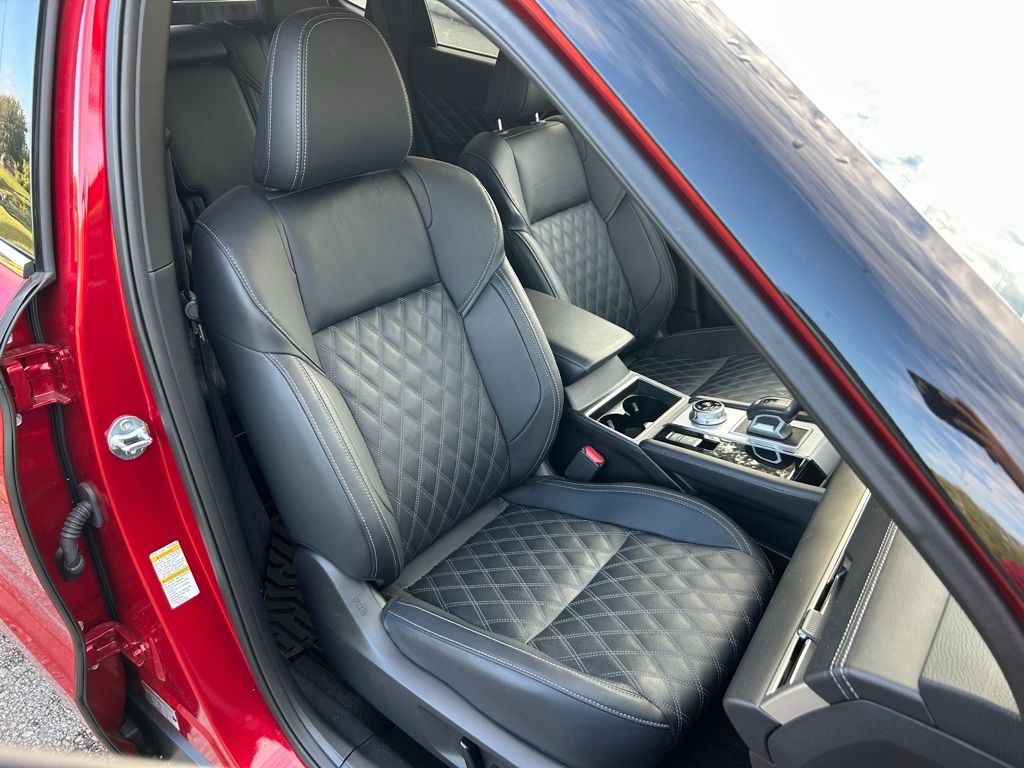 Thumbnail: 2024 Mitsubishi Outlander - 13
