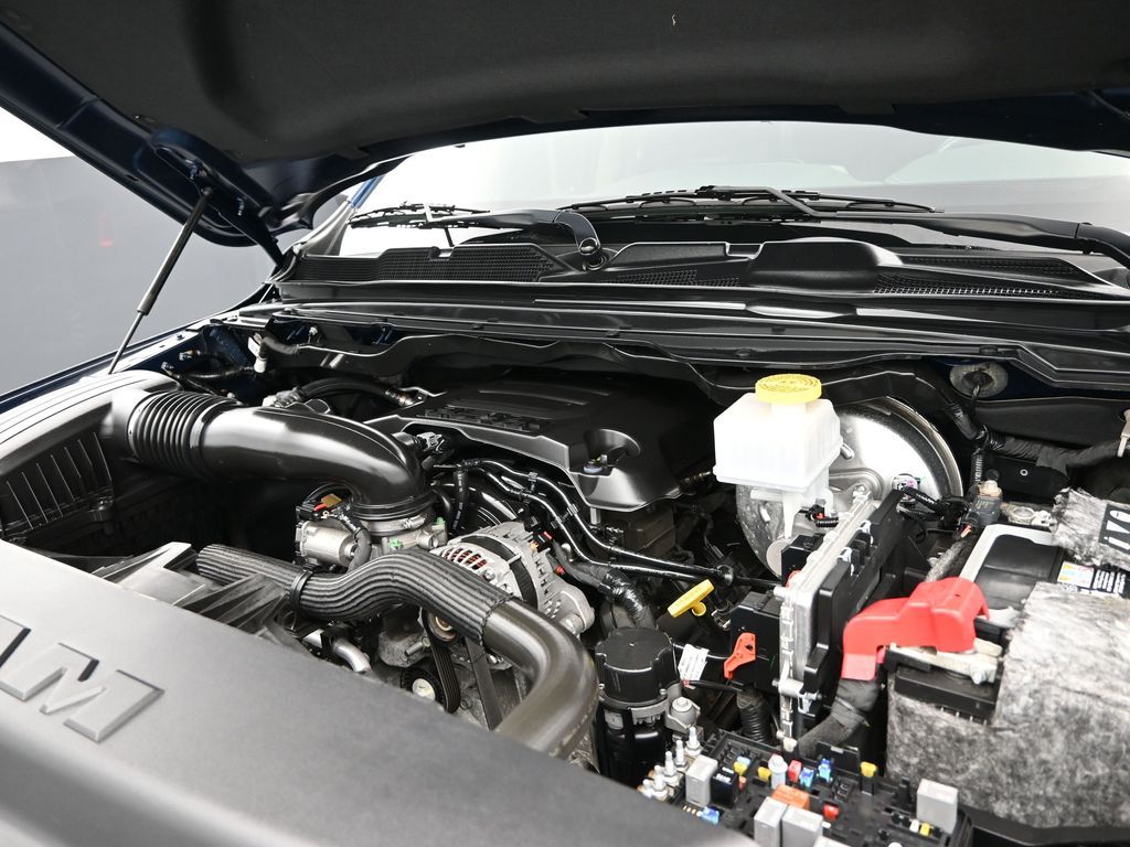 2019 Ram 1500 Laramie Crew Cab 4x4 5'7" Box