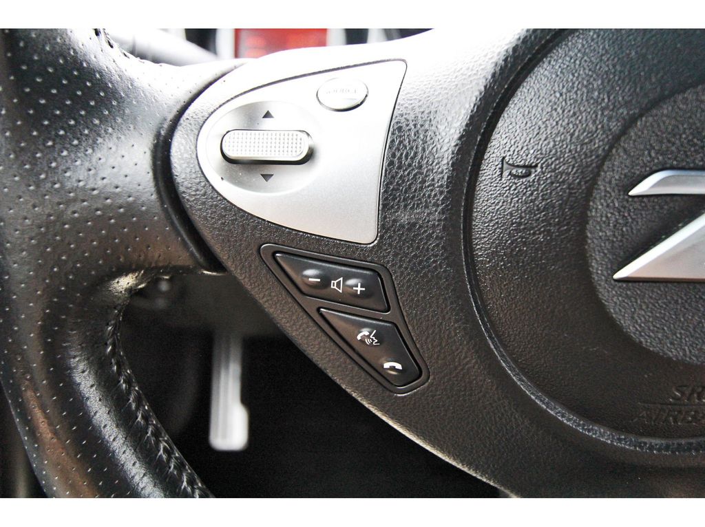 2010 Nissan 370Z Touring - 8