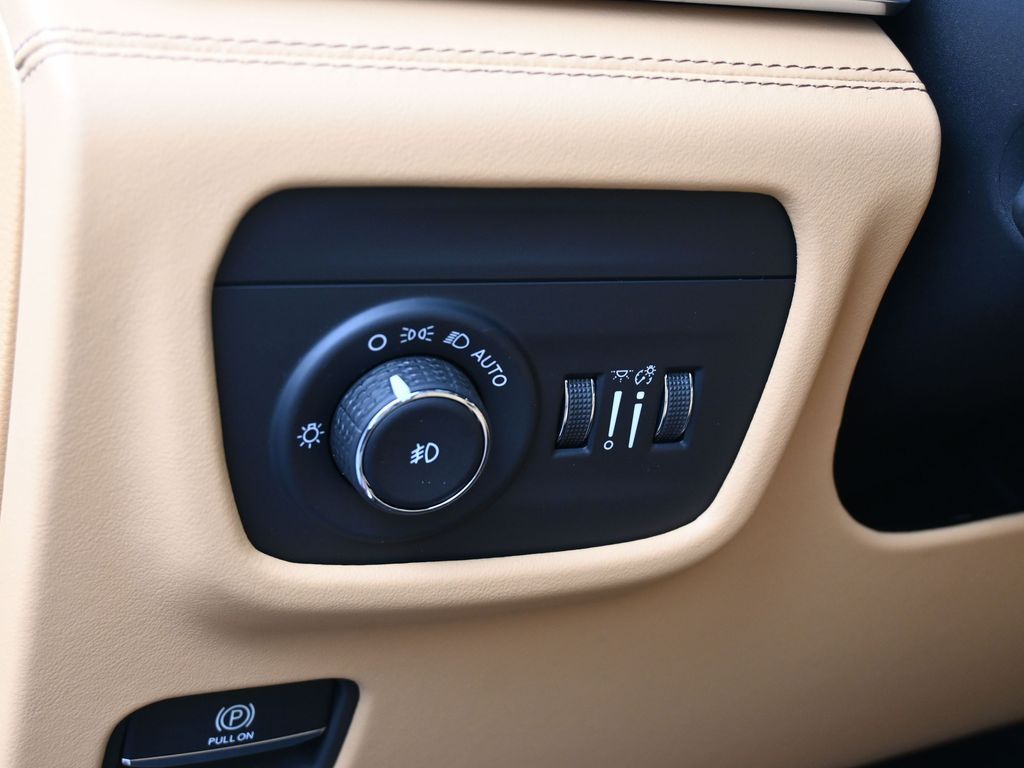 New 2025 Velvet Red Pearlcoat Jeep Summit Reserve image 16