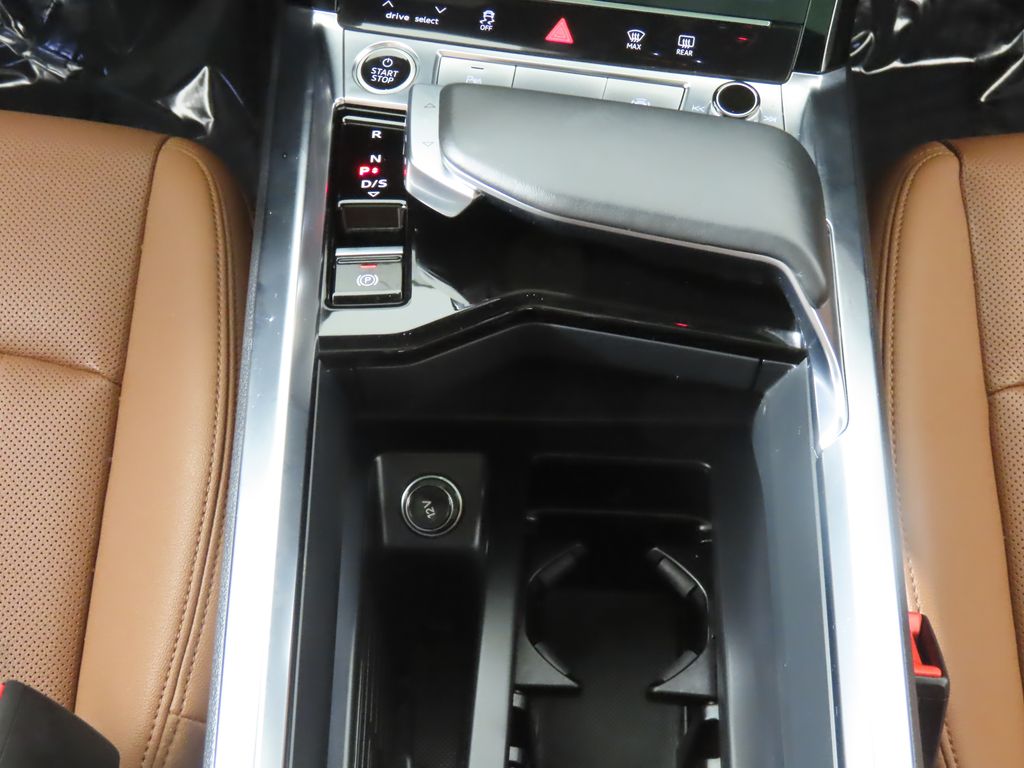 Thumbnail: 2021 Audi e-tron - 22