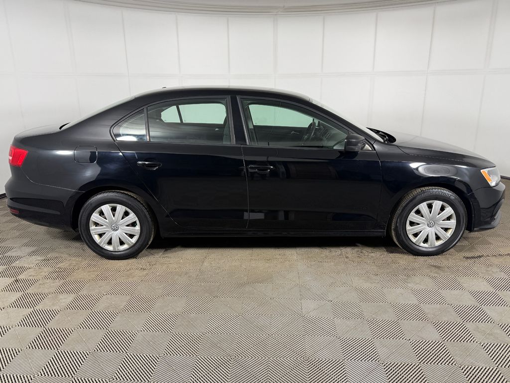 Used 2015 Black Volkswagen 2.0L S image 7