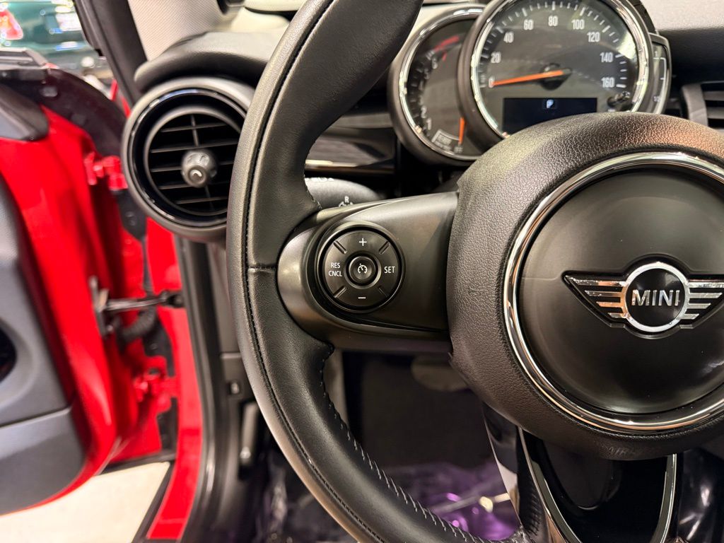 2019 MINI Cooper  14