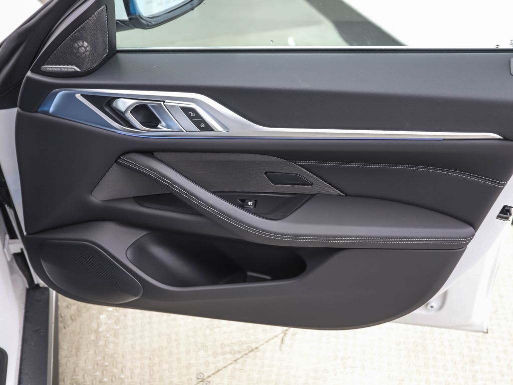 Thumbnail: 2025 BMW i4 - 27