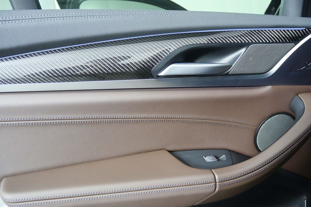 Thumbnail: 2024 BMW X4 - 16