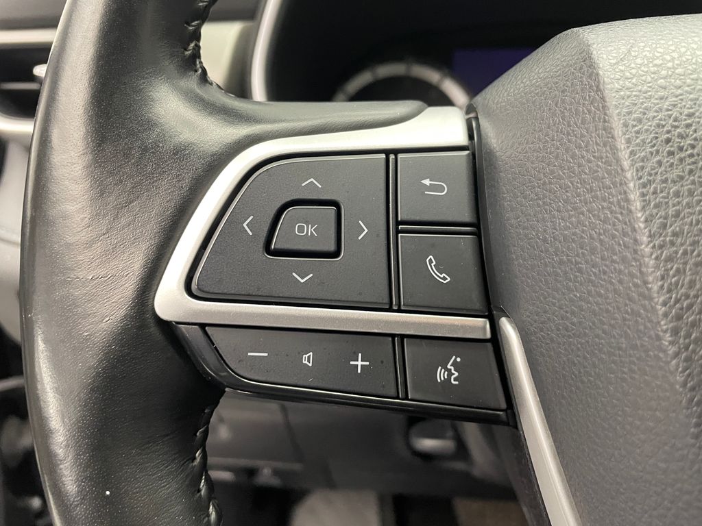 Thumbnail: 2023 Toyota Highlander - 22