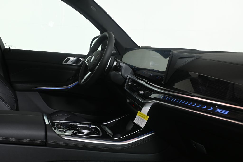Thumbnail: 2026 BMW X5 - 32