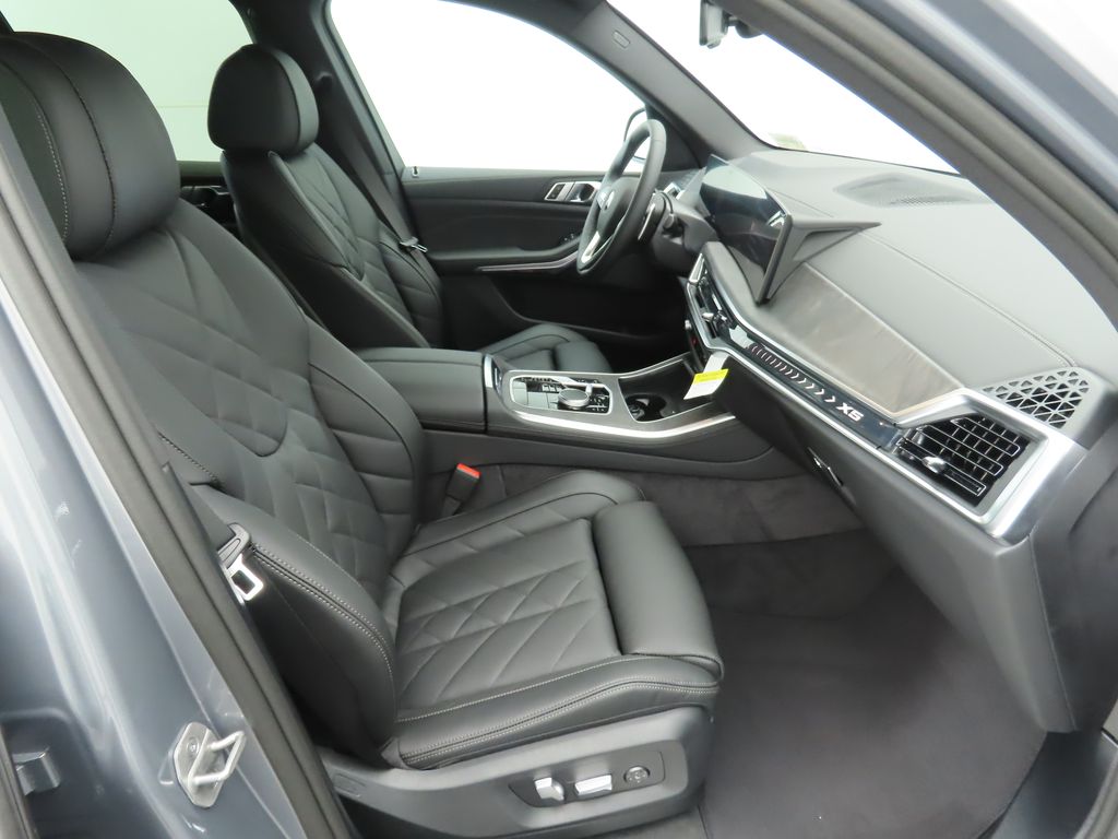 Thumbnail: 2026 BMW X5 - 21