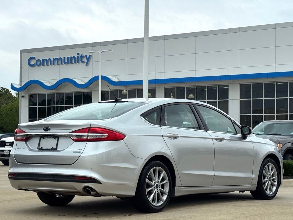 2017 Ford Fusion SE - 1