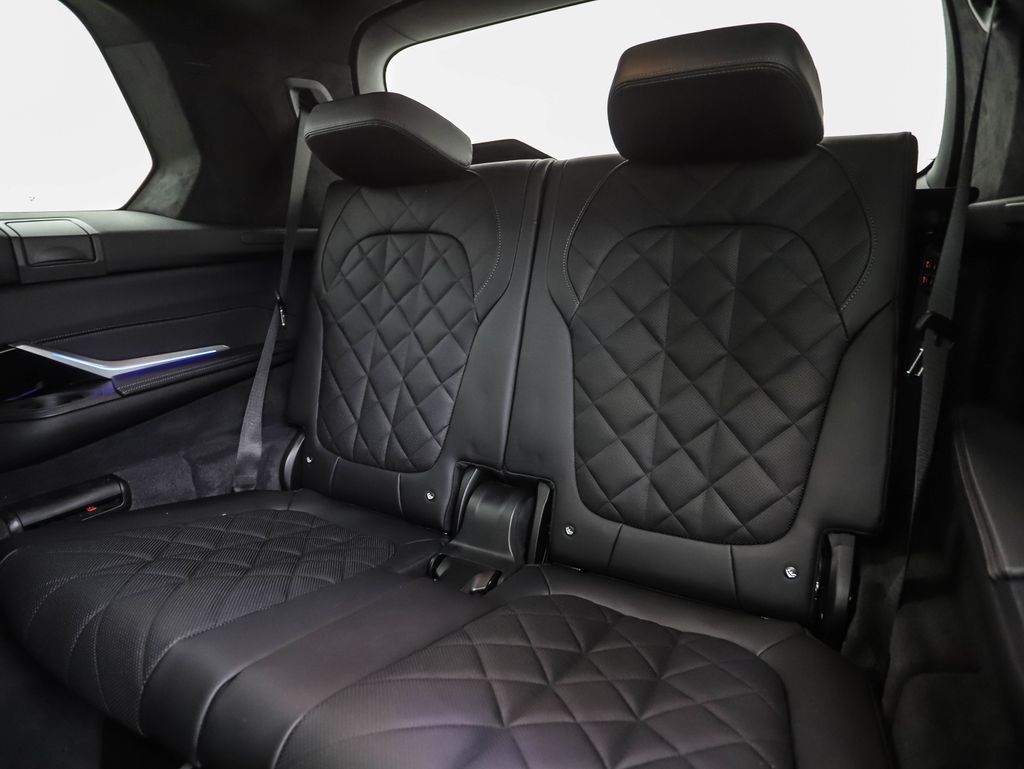 Thumbnail: 2024 BMW X7 - 24