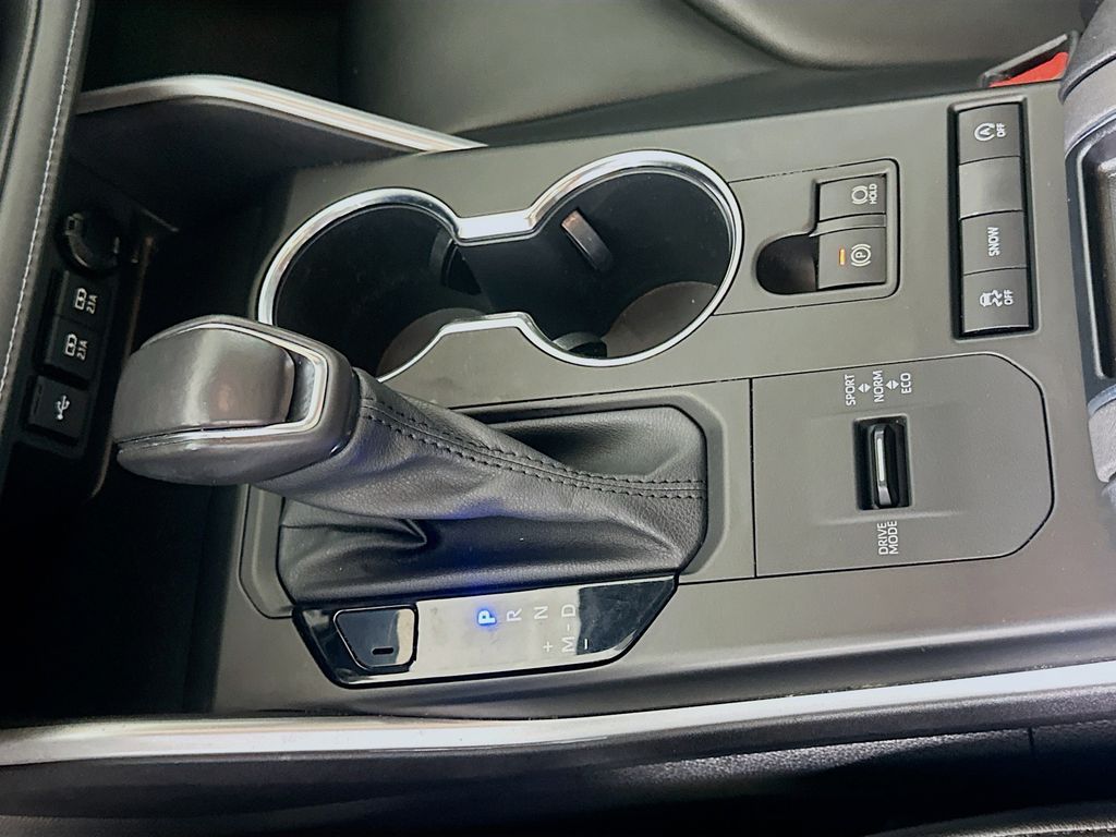 Thumbnail: 2021 Toyota Highlander - 16