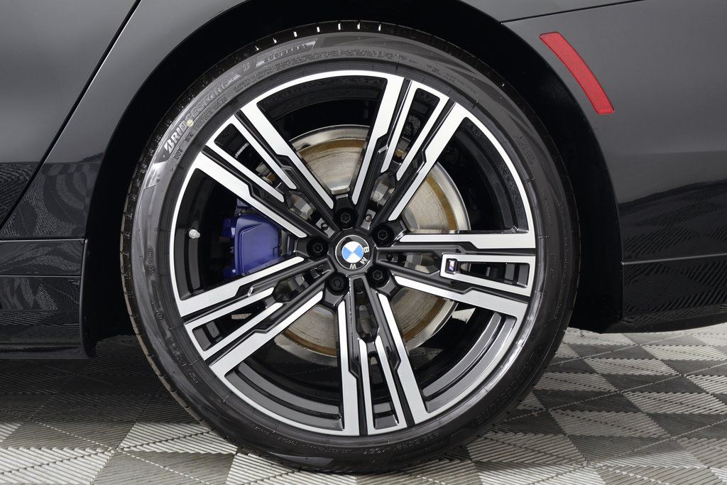 Thumbnail: 2026 BMW i7 - 10