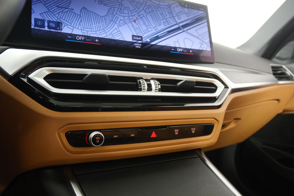 Thumbnail: 2024 BMW 3 Series - 26