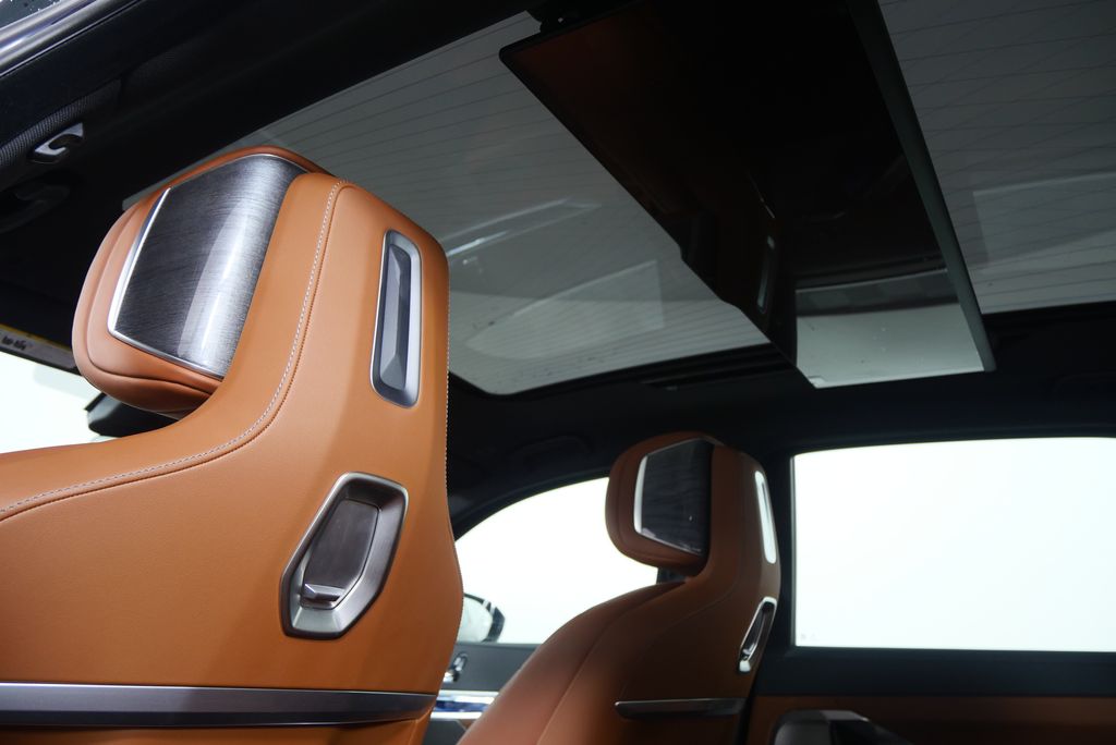 Thumbnail: 2023 BMW 7 Series - 17