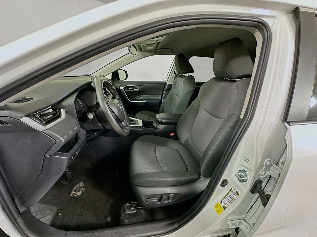 Thumbnail: 2024 Toyota RAV4 - 21