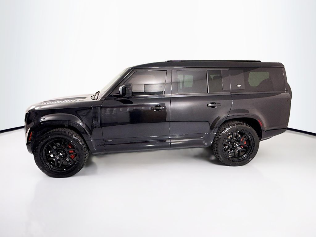Thumbnail: 2023 Land Rover Defender - 8