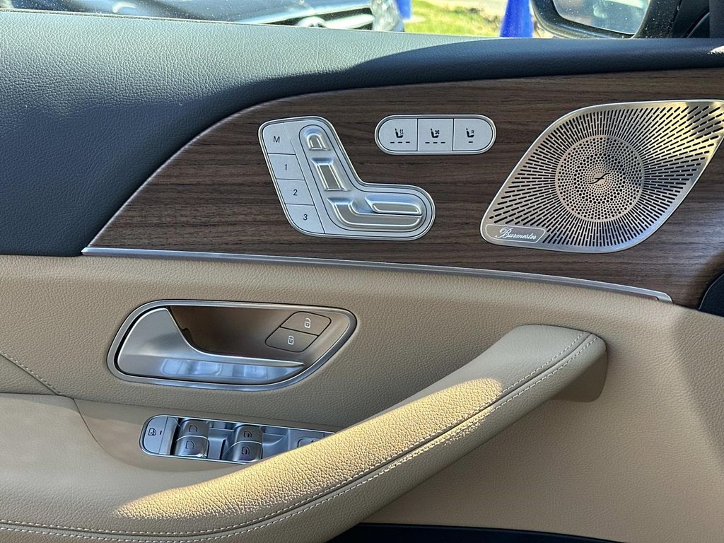 Thumbnail: 2026 Mercedes-Benz GLS - 16