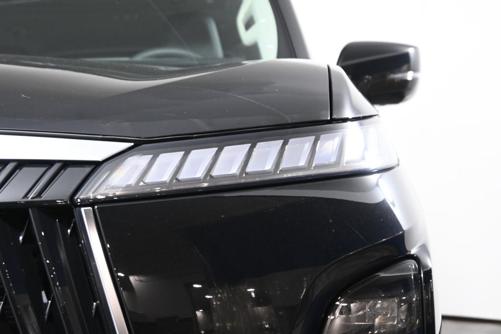 Thumbnail: 2027 INFINITI QX80 - 11
