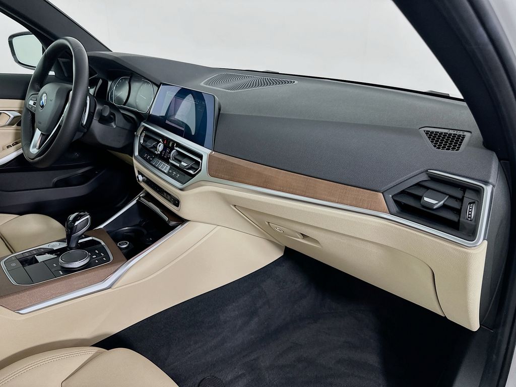 Thumbnail: 2021 BMW 3 Series - 30