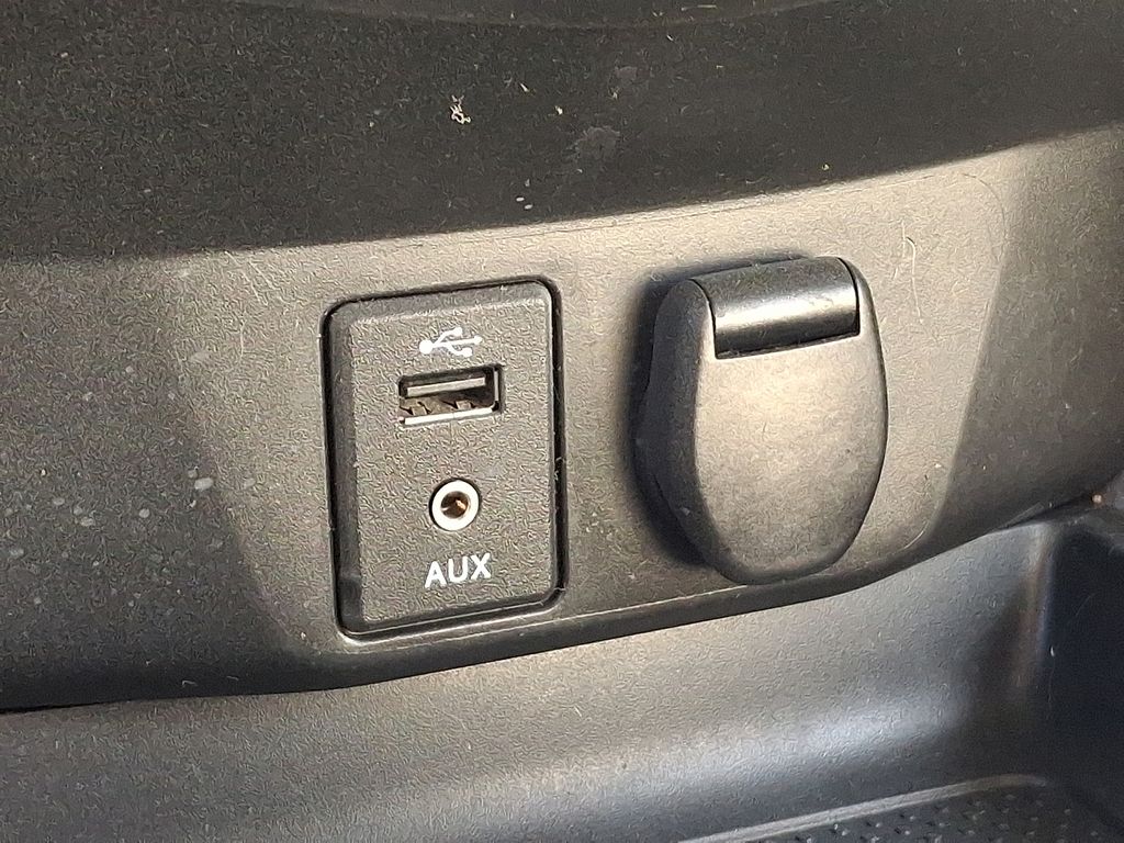 Thumbnail: 2018 Nissan Rogue Sport - 26