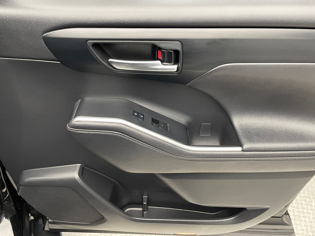 Thumbnail: 2021 Toyota Highlander - 15