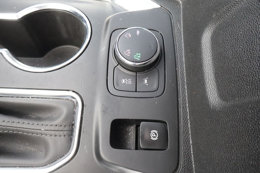 Thumbnail: 2020 Chevrolet Traverse - 28