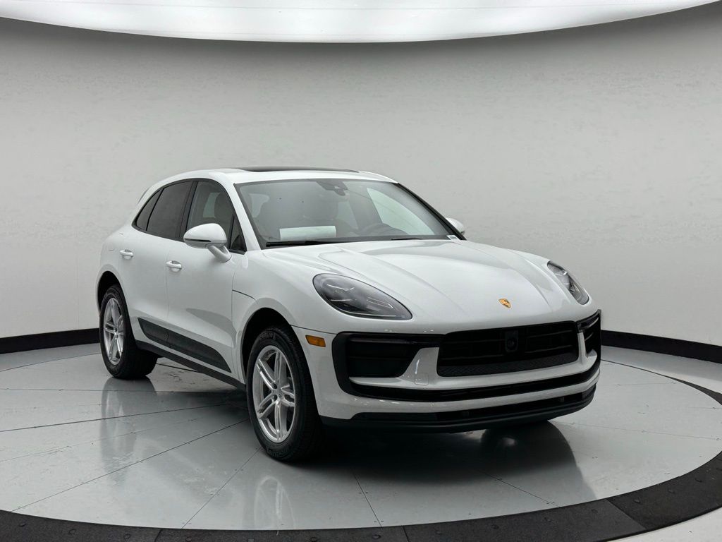 2024 Porsche Macan  3