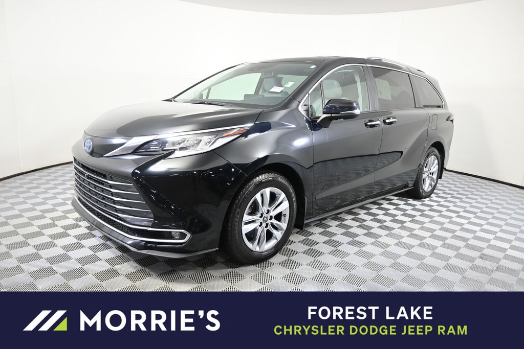 Midnight Black Metallic 2022 Toyota Sienna Limited 7-Passenger AWD Minivan All-Wheel Drive Continuously Variable Transmission