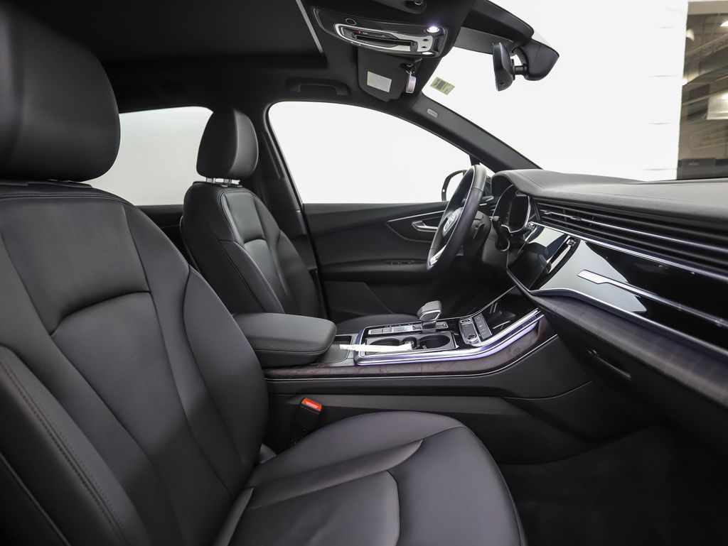 Thumbnail: 2024 Audi Q7 - 30