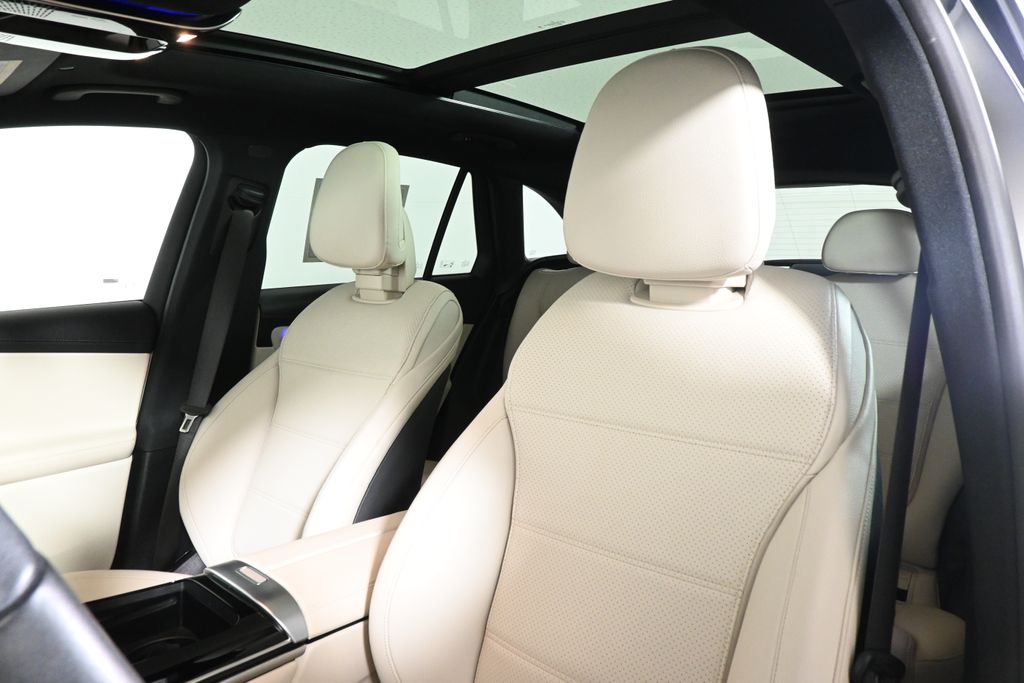 Thumbnail: 2024 Mercedes-Benz GLC - 16