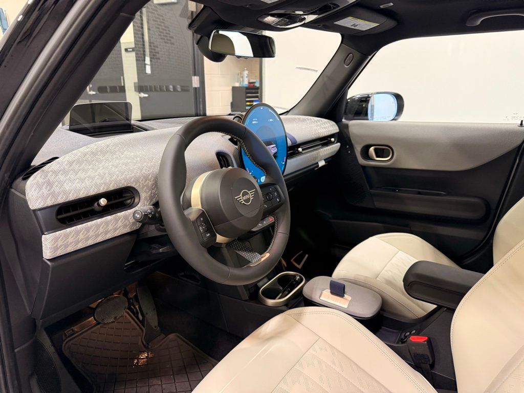 Thumbnail: 2025 MINI Cooper Hardtop - 11