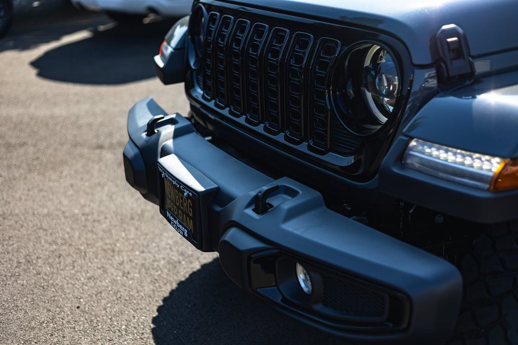 2025 Jeep Gladiator Willys thumbnail 14