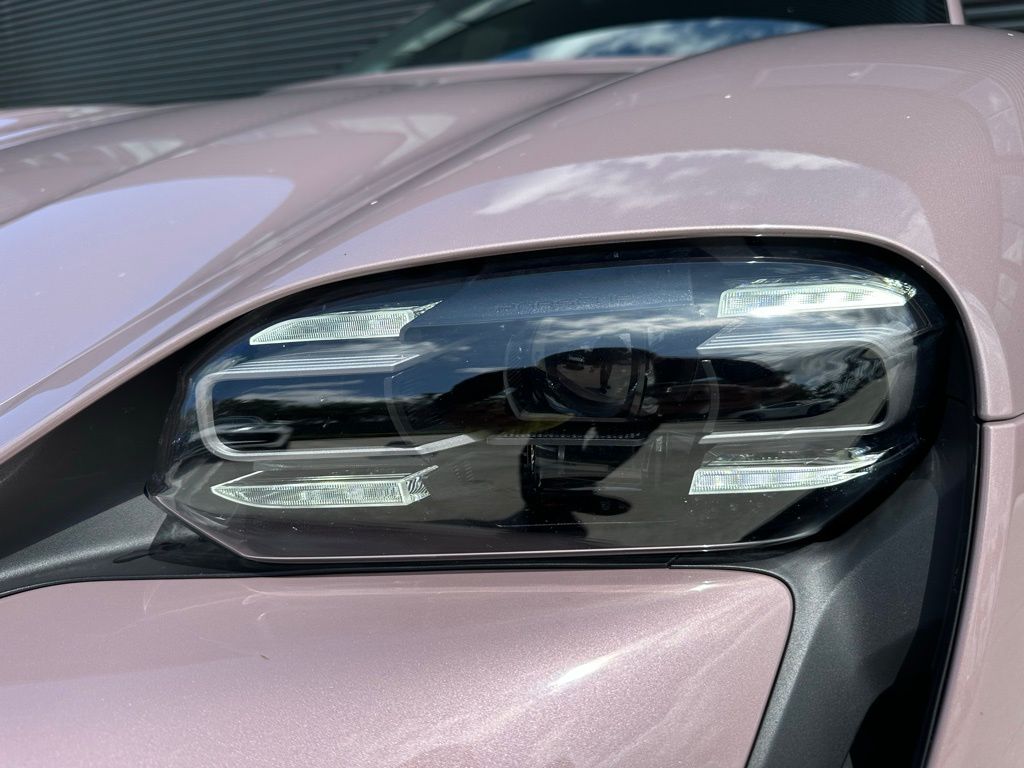 2022 Porsche Taycan  13