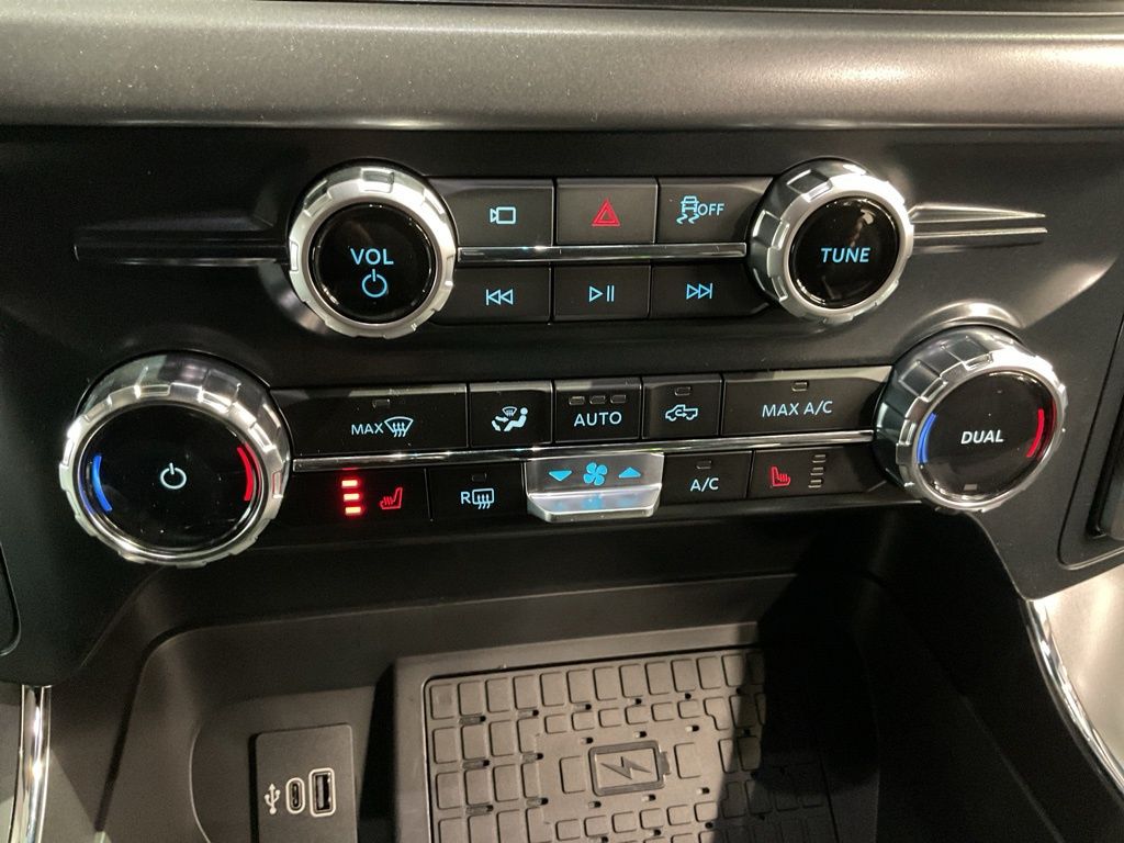 New 2025 Silver Ford XLT image 13