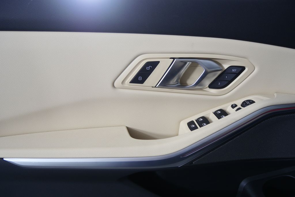 Thumbnail: 2026 BMW 3 Series - 9