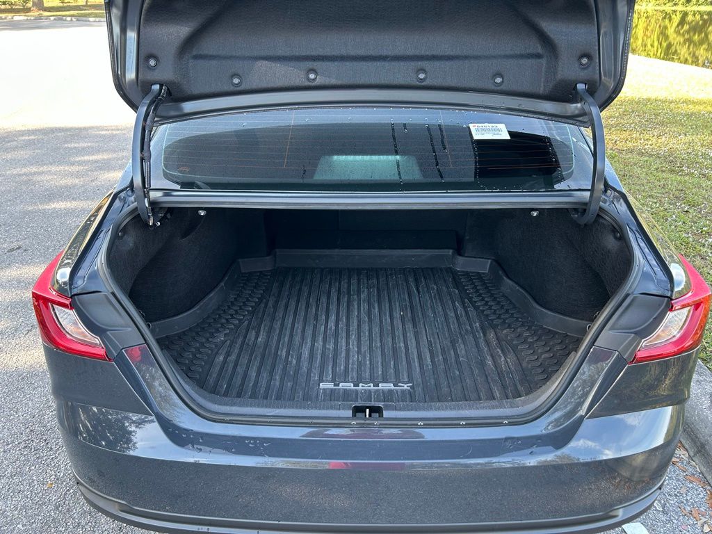 Thumbnail: 2025 Toyota Camry - 10