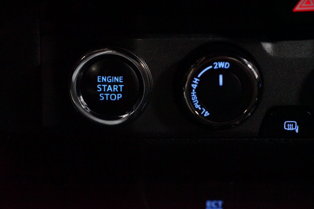 Thumbnail: 2016 Toyota Tacoma - 21