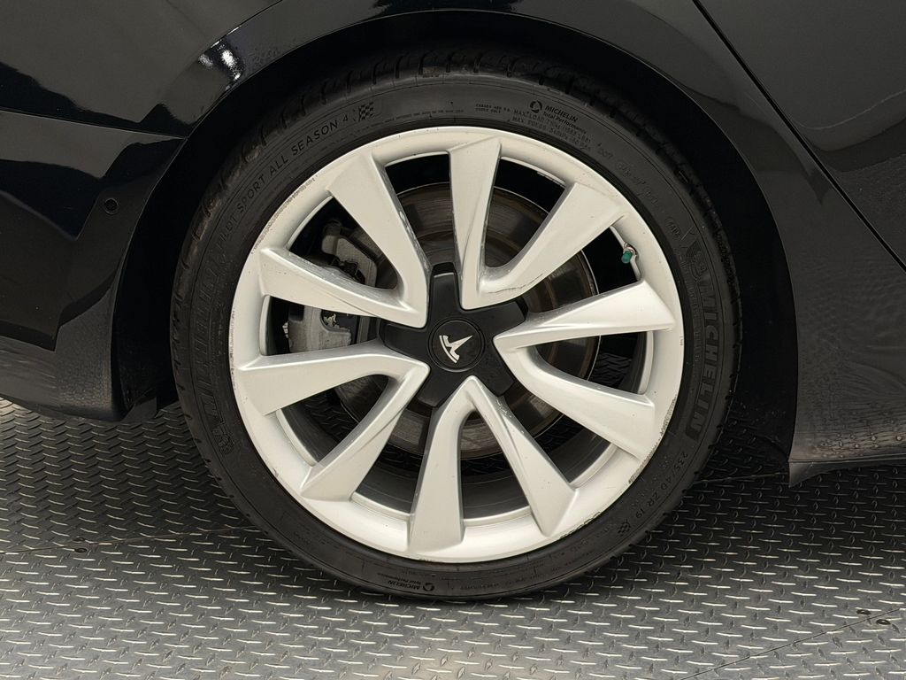 Thumbnail: 2020 Tesla Model 3 - 8