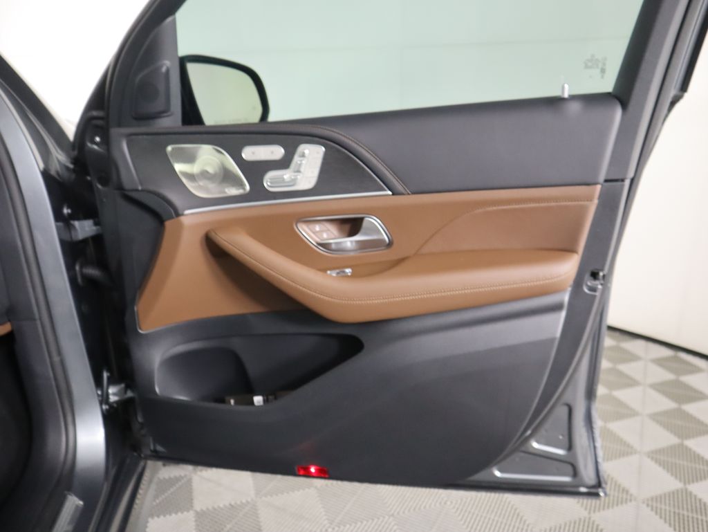 Thumbnail: 2025 Mercedes-Benz GLE - 27