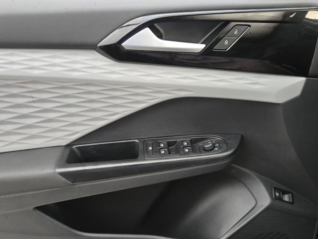 2023 Volkswagen Taos - $17,335
